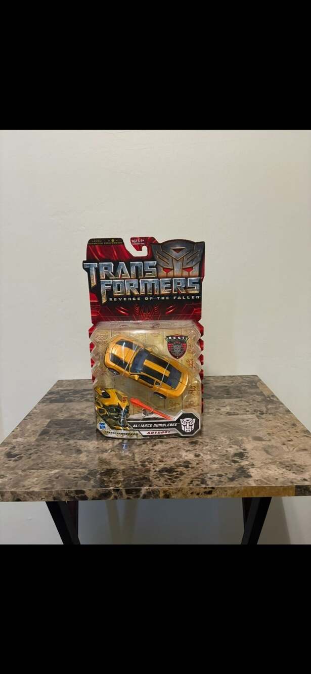 Hasbro Transformers Revenge of the Fallen Alliance Bumblebee New